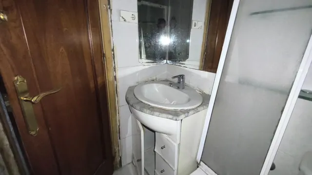 ¡Piso de 4 habitaciones con balcón y muchas posibilidades en Bellavista! — 12
