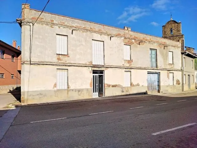 VIVIENDA PARA REFORMAR EN SOTO DE LA  VEGA — 2