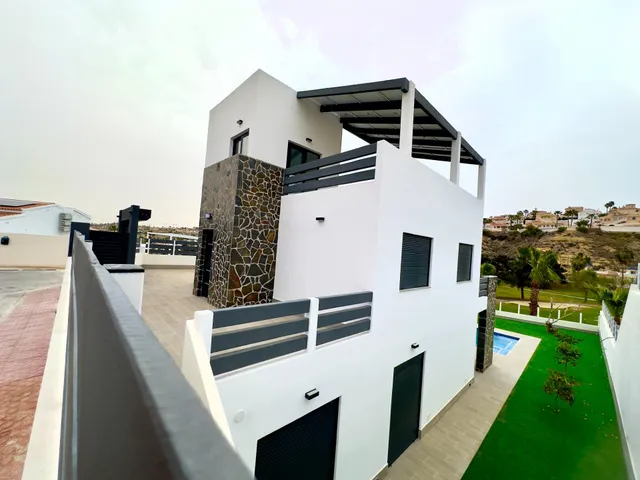 VILLA PRIMERA LÍNEA GOLF — 25