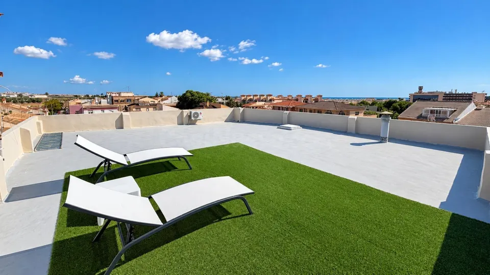 Moderno y luminoso piso con amplio solárium y vistas al mar en San Pedro del Pinatar
