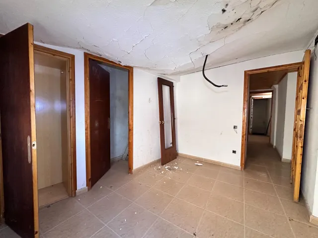 SE VENDE CASA ADOSADA EN BERGA — 33