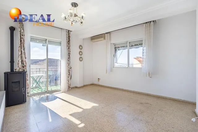Magnífico piso ideal para invertir o para vivir sin vecinos y con vistas despejadas. — 3