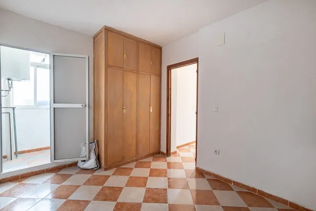 Edificio en Zaidín — 24