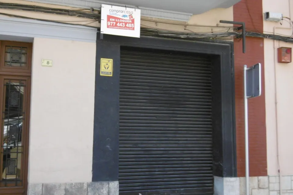 Local céntrico reformado, en el centro de la Ciudad, zona de  paso.