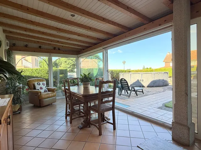 Casa con cuatro dormitorios, terrazas y amplio garaje en Oleiros — 32