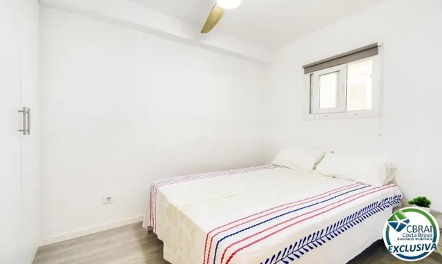 Exclusivo apartamento reformado a 50 metros de la playa de C - foto 5