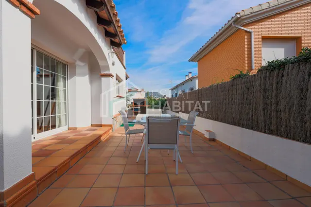 Casa a cuatro vientos en premia de dalt — 11