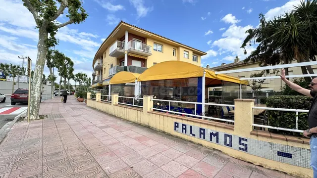 Oportunidad .- Se vende magnifico negocio de cafeteria resta