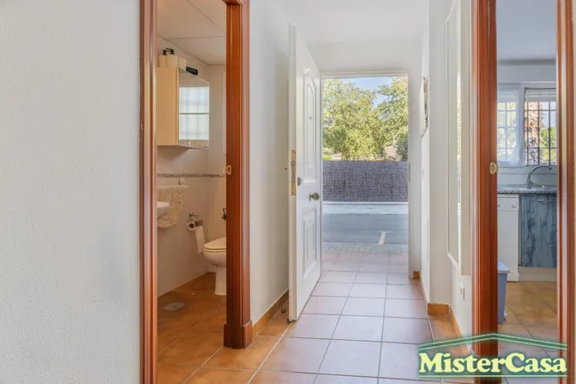 Exclusiva !!casa adosada en esquina con patio privado, piscina y aparcamiento propio en costa ballena, Rota — 12