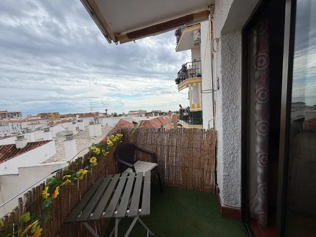 Piso en alquiler de larga temporada en Avenida Blas Infante – 1.300 €/mes — 16