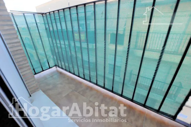 Excelente oportunidad en este amplio piso exterior con balcón, garaje y trastero — 11
