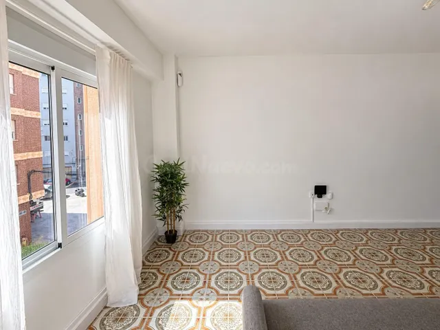 ESPACIOSO PISO REFORMADO DE 3 habitaciones EN QUATRE CARRERE - foto 3