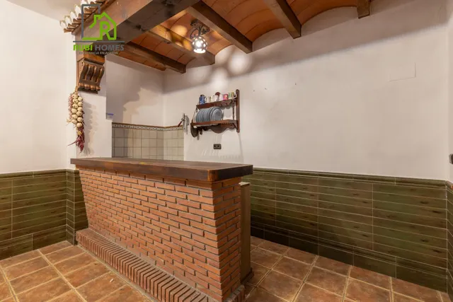 Casa adosada con terraza, vistas a Granada y Sierra Nevada, garaje y sótano — 46