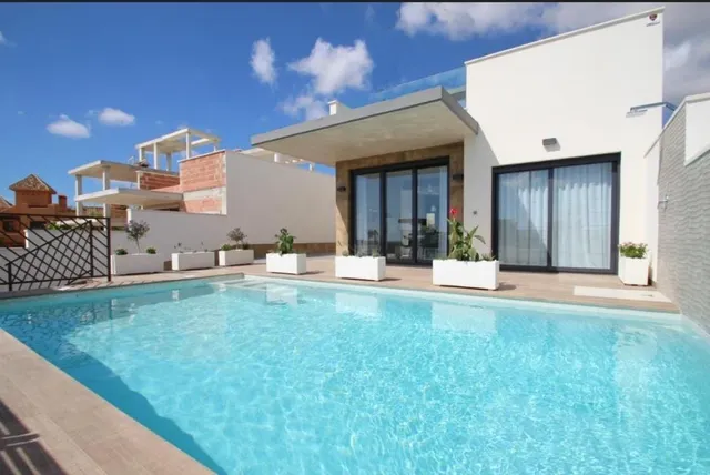OBRA NUEVA EN SAN MIGUEL DE LAS SALINAS — 22