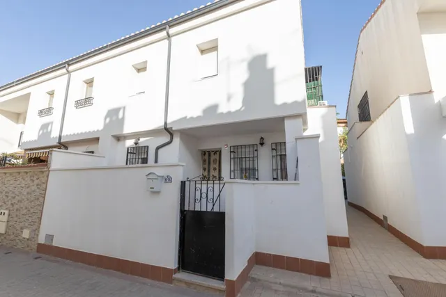 CASA EN VENTA EN GUADIX – ZONA MERCADONA — 26