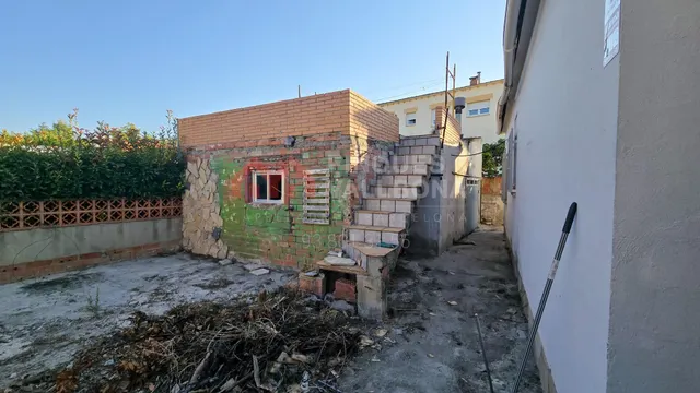 CASA CON TERRENO PARA REFORMAR EN LA TORRE DE CLARAMUNT – — 19