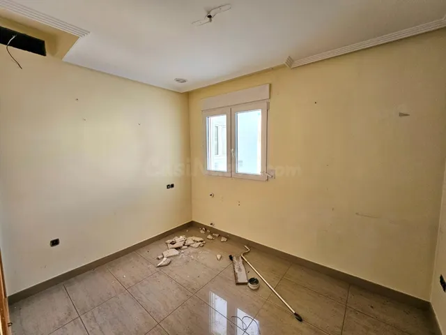 APARTAMENTO EN TORREVIEJA: 4 HAB, 2 BAÑOS