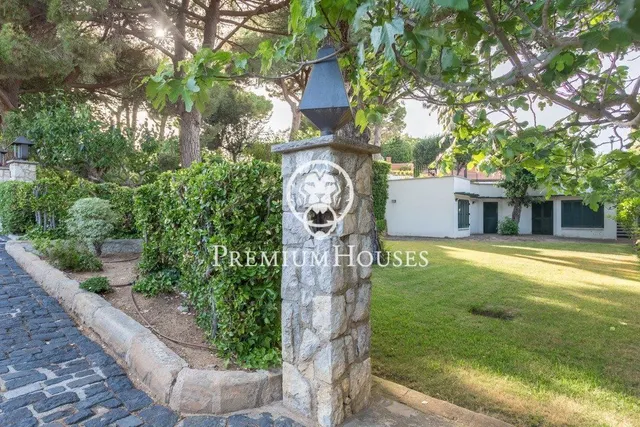 Casa en venta con piscina en Sant Andreu de Llavaneres — 45