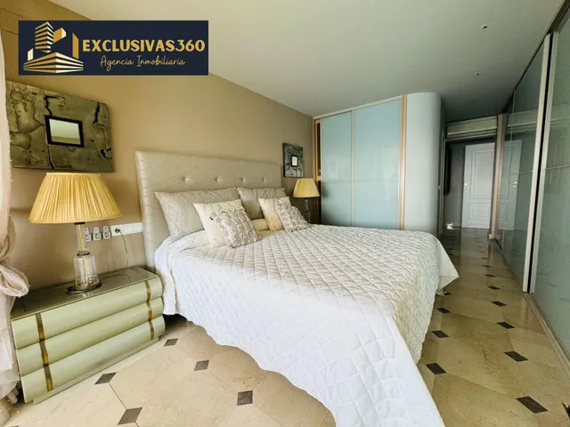 Piso de lujo en primera línea de playa Levante con 3 habitaciones y 2 baños. Exclusivas360 Benidorm — 31