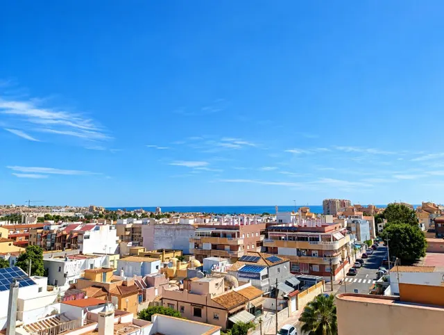 Apartamento de nueva construcción con 2 dormitorios y piscina comunitaria en Torrevieja — 29