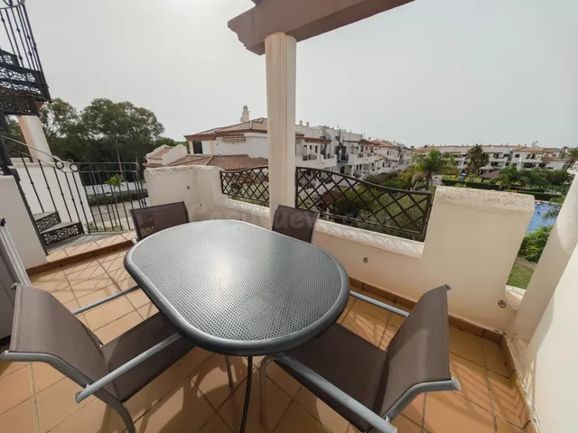 Apartamento de 2 dormitorios a 750 metros de la playa La Bar - foto 3