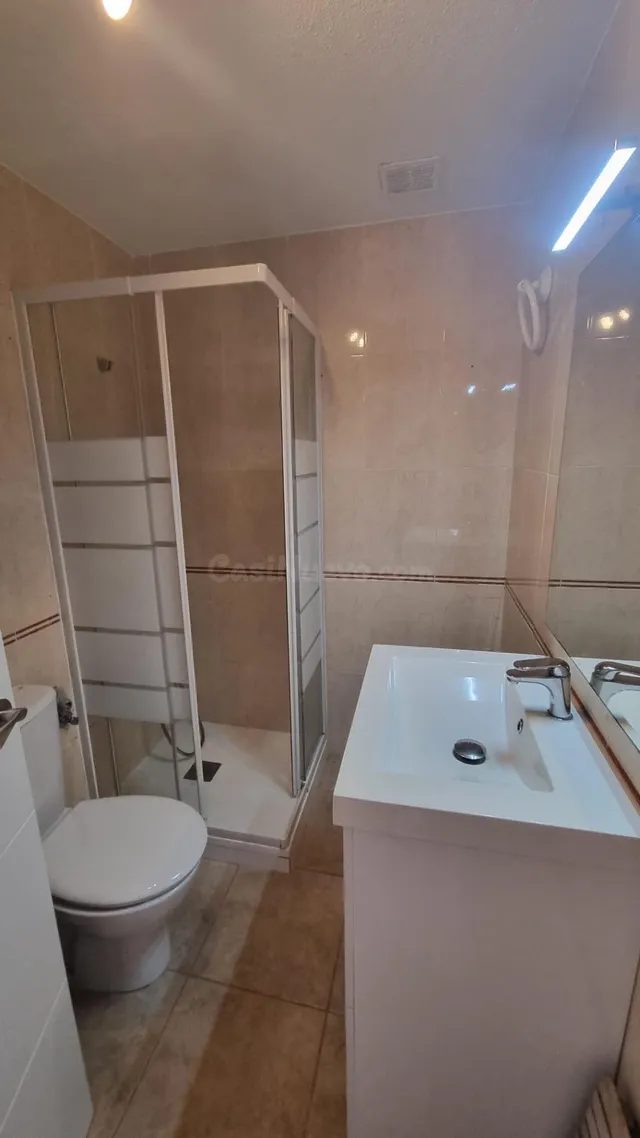 BUNGALOW EN PLANTA BAJA CON PISCINA COMUNITARIA - ZONA ALTOS DE LA BAHÍA, TORREVIEJA — 5