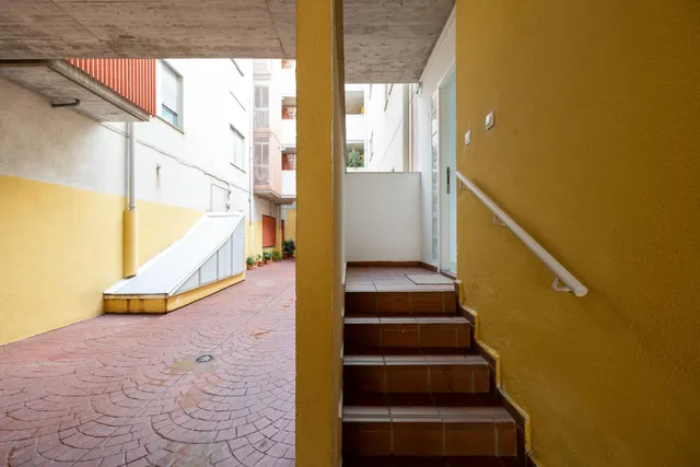Planta baja con terraza privada, 3 dormitorios, 2 baños y garaje — 25