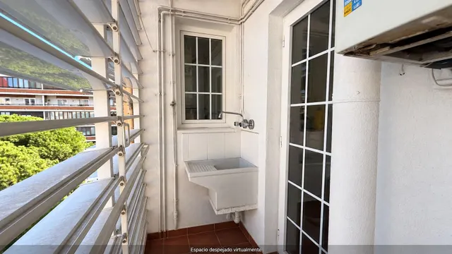 Amplia vivienda de 4 habitaciones con terraza acristalada, chimenea y aparcamiento — 13