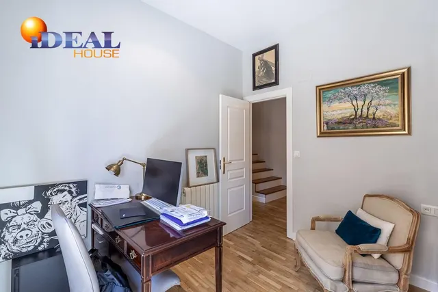 Exclusivo Piso Dúplex en el Corazón de Granada — 15