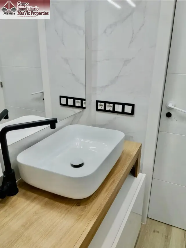 Acogedor Apartamento Reformado en Benidorm con Piscina y Vistas al Sureste — 16