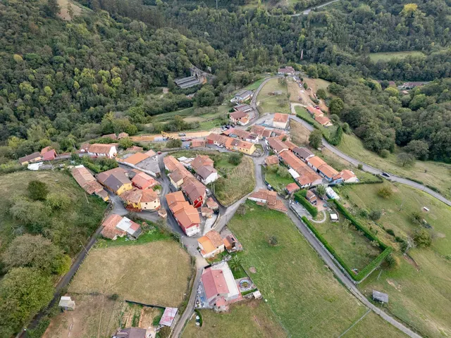 Finca edificable de 2.065 m2 en Olloniego, con vistas a la montaña — 5