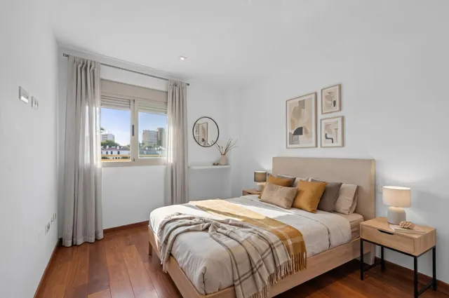 Calidez y Estilo: Tu Nuevo Hogar en Olas de Procusan, Torremolinos — 13