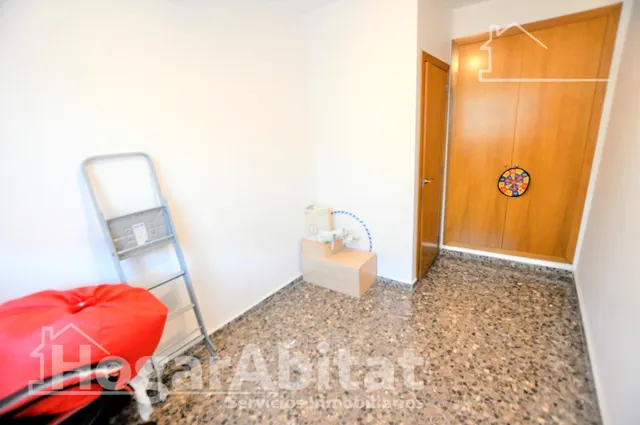Excelente oportunidad en este amplio piso exterior con balcón, garaje y trastero — 14