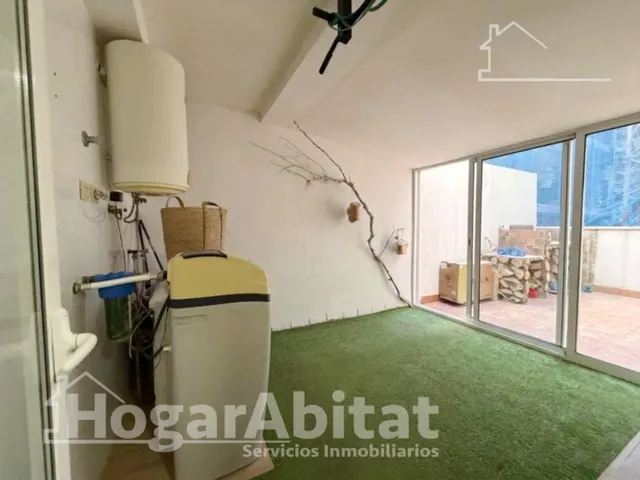 Excelente ubicación y reforma integral en este luminoso piso exterior con terraza, garaje y piscina comunitaria — 22