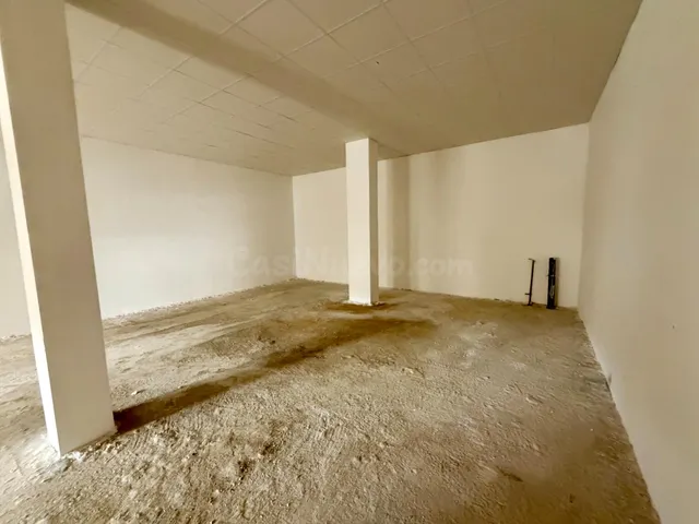 LOCAL DE 110,59M2 CON GARAJE Y TRASTERO REFORMADO - foto 2