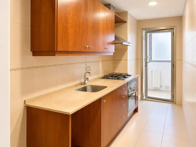 Luminoso apartamento con terraza y ascensor en zona Sindicat, Palma — 6