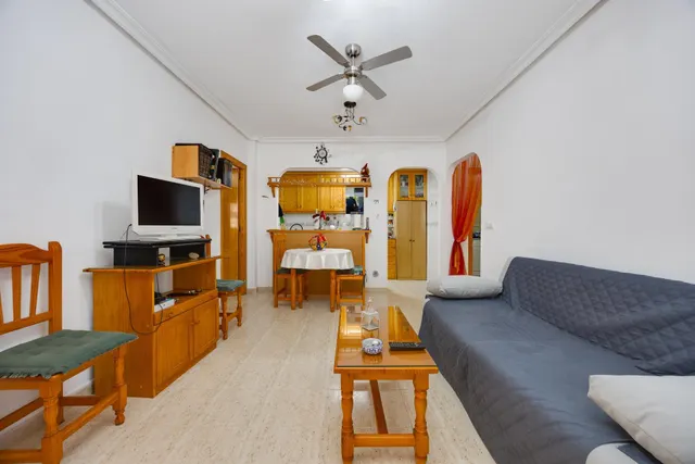 Bungalow de 2 dormitorios y piscina comunitaria en Orihuela Costa — 17