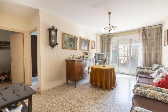 Piso con terraza y gran potencial junto a Camino de Ronda — 4