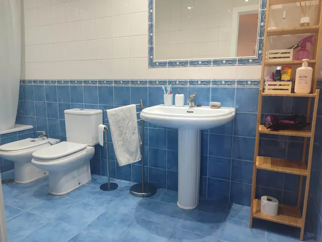 EXCELENTE UNIFAMILIAR CON VAROS AMBIENTES PARA LA FAMILIA — 16