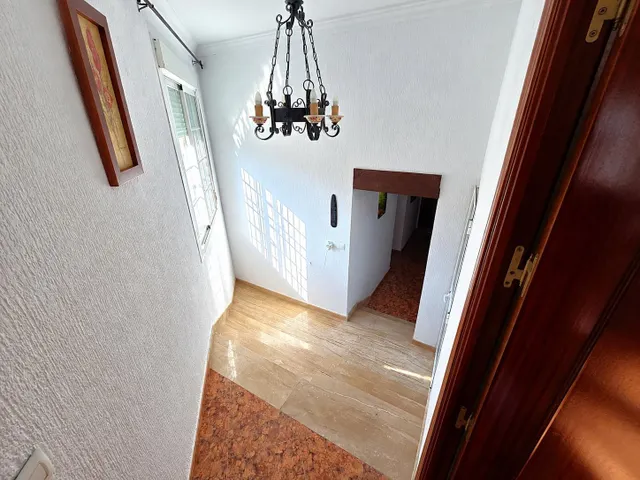 GRAN VIVIENDA CON GARAJE EN CHICLANA DE LA FRONTERA SITUADA EN LA ZONA DEL PILAR — 9
