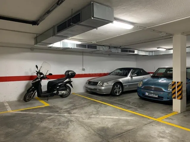 Garaje de moto en Sevilla