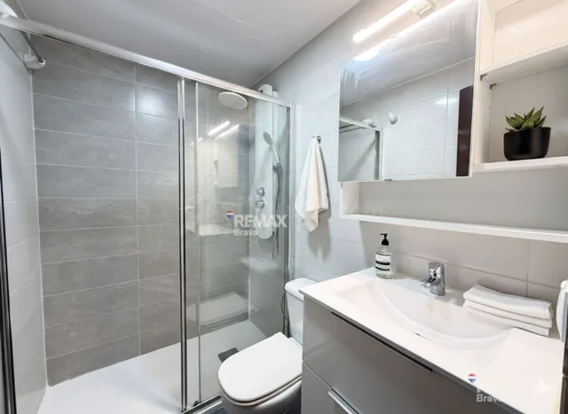 Empuriabrava | Elegante apartamento reformado con vistas al  - foto 5