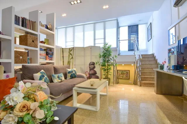 Moderna y seminueva casa en Paiporta en zona tranquila, sin finca delante — 40