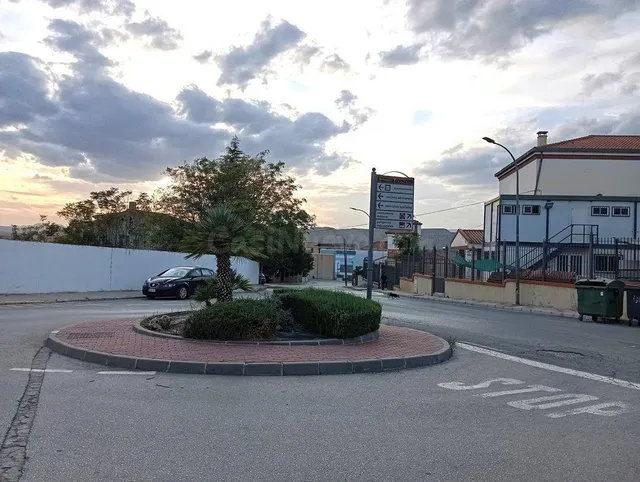 Se vende piso CESIÓN DE REMATE en C/ POLIGONO LOS EMIGRANTE  - foto 5