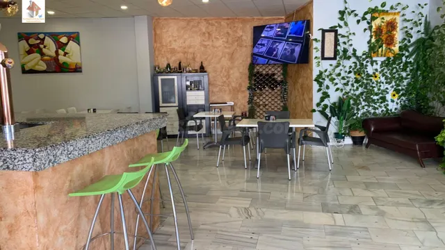 ALQUILER CON TRASPASO DE RESTAURANTE CON GRAN TERRAZA - VALL - foto 3