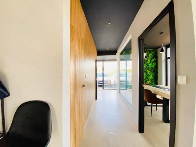 Local comercial 81m² en venta - Villamartín-Las Filipinas — 36