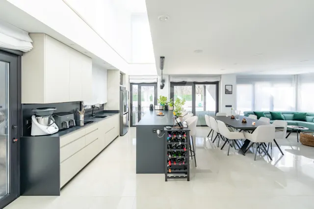 Chalet de lujo en venta en Colmenarejo con piscina climatizada — 16