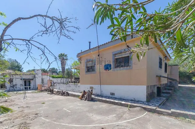 Ref. 04351.- EXCLUSIVA- Chalet con gran parcela y piscina en - foto 4