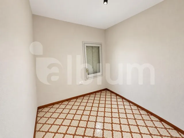 Amplio piso de 4 habitaciones con terraza, parking y trastero — 20