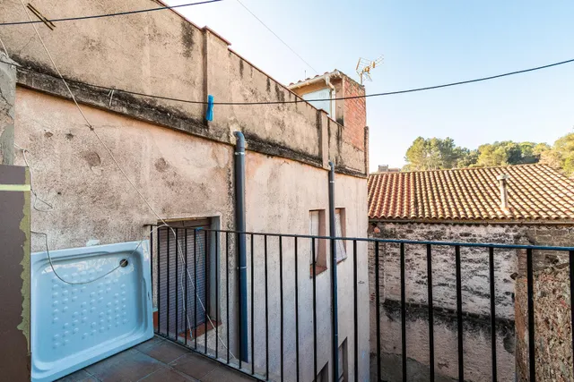 CASA PARA ENTRAR A VIVIR EN EL CENTRO DEL PUEBLO — 29